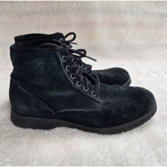 UGG® Moreau Casual Boots for Men - Picture 1 of 7